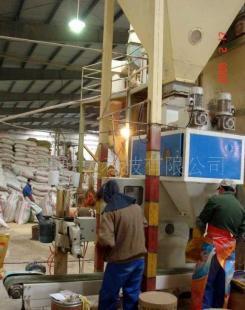 供应高效自动化灌装设备 粮食、饲料及大米定量灌装机